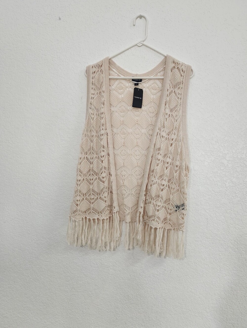 TORRID Cream Crochet Fringe Open Front Sweater Vest Women's Size 4